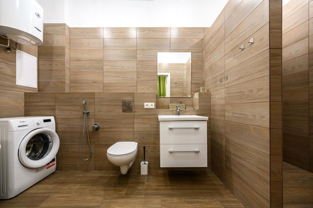 Appartement Gagarin Plaza 63 à Odessa Extérieur photo