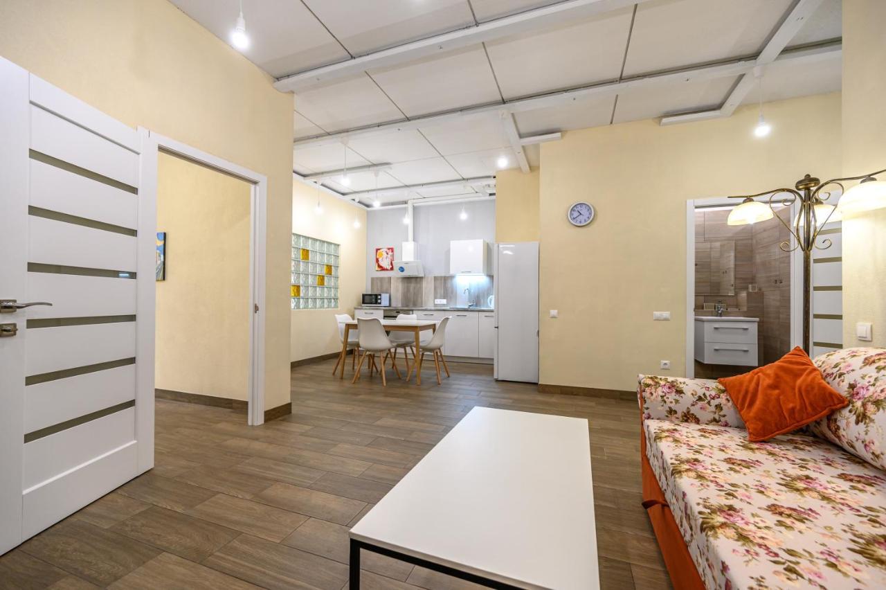 Appartement Gagarin Plaza 63 à Odessa Extérieur photo